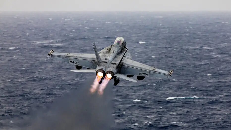 US terrorist navy confirms F-18 crash amid rising tensions in red sea