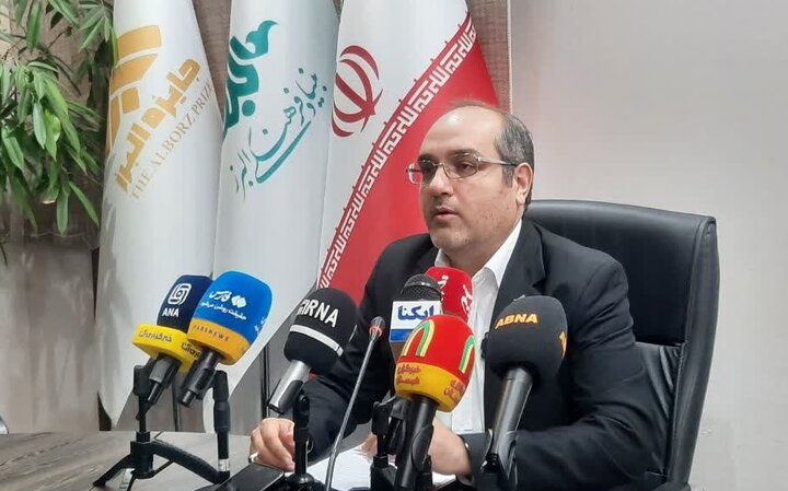 طلاب و حوزویان در جایزه علمی البرز ۱۴۰۴ رکورد زدند/ نخبگان دانشگاهی و حوزوی در صف دریافت نوبل ایرانی