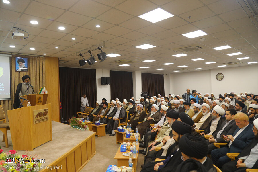 درگاه جامع فقه معاصر در شهر قم رونمایی شد/ فعالیت ۱۱ گروه علمی در پژوهشگاه مطالعات فقه معاصر