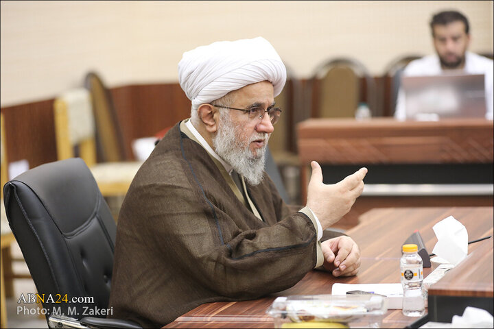 Photos: Group of students from University of Gilan Province with Ayatollah Ramazani