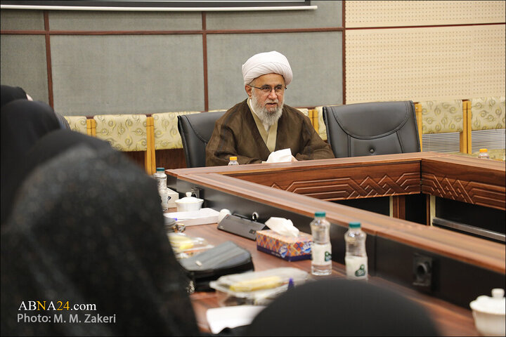 Photos: Group of students from University of Gilan Province with Ayatollah Ramazani
