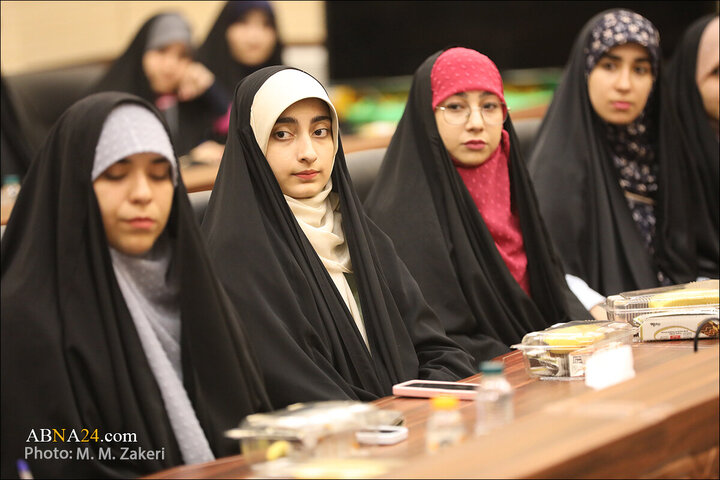 Photos: Group of students from University of Gilan Province with Ayatollah Ramazani