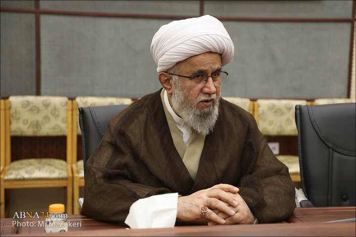 Photos: Group of students from University of Gilan Province with Ayatollah Ramazani