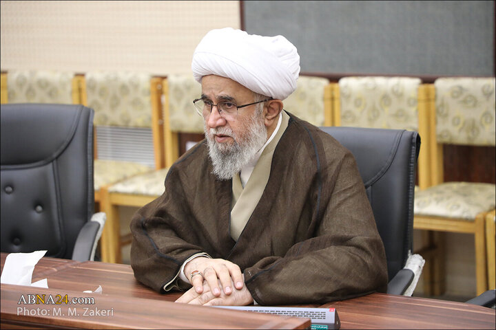 Photos: Group of students from University of Gilan Province with Ayatollah Ramazani