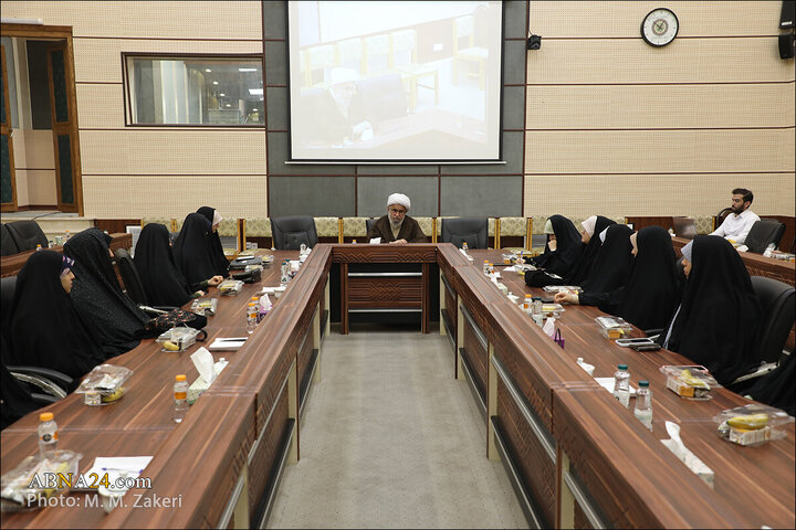 Photos: Group of students from University of Gilan Province with Ayatollah Ramazani