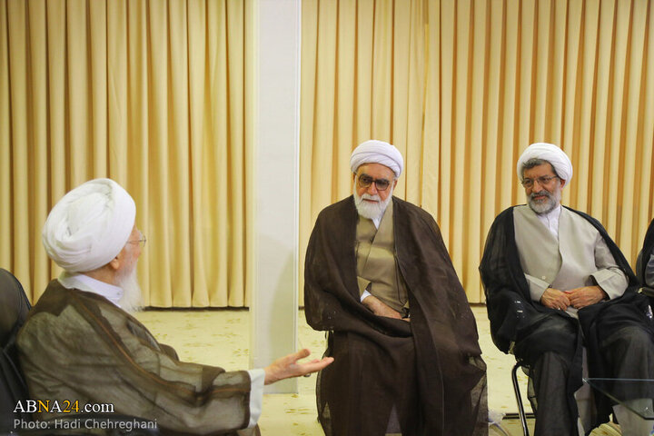 Photos: Custodian of Imam Reza Holy Shrine meets with Ayatollah Javadi Amoli