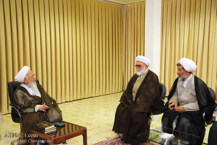 Photos: Custodian of Imam Reza Holy Shrine meets with Ayatollah Javadi Amoli