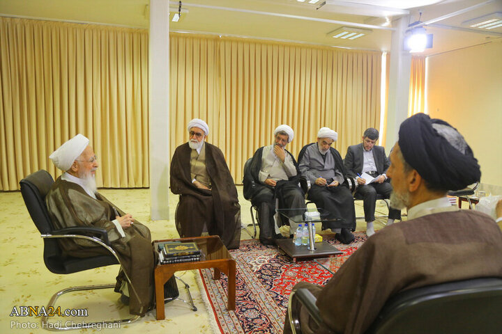 Photos: Custodian of Imam Reza Holy Shrine meets with Ayatollah Javadi Amoli