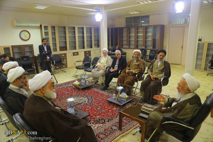 Photos: Custodian of Imam Reza Holy Shrine meets with Ayatollah Javadi Amoli