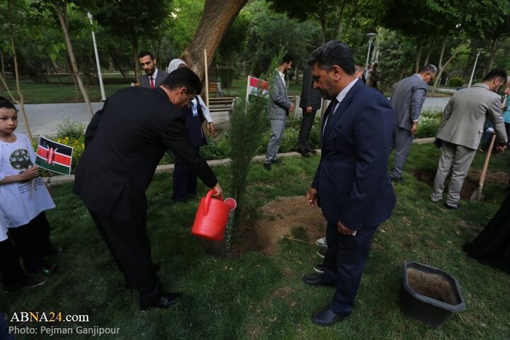 Photos: Peace tree planted by guests of third international Iran-Africa summit in Isfahan