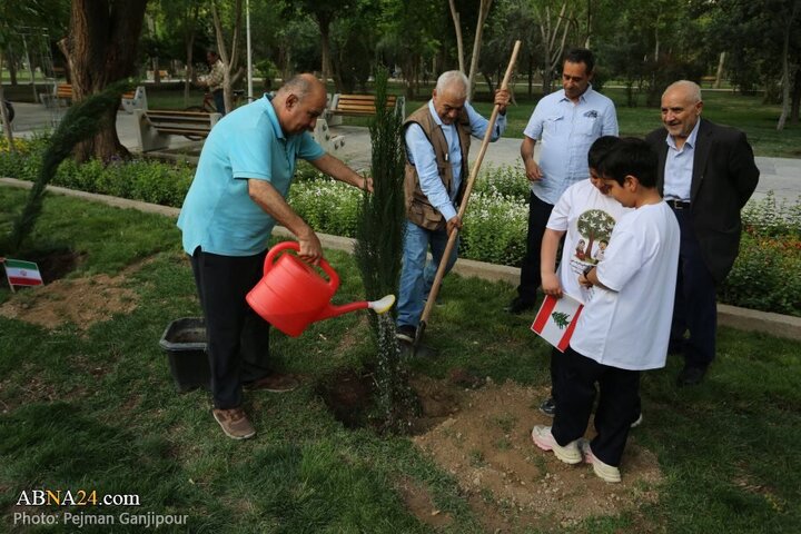 Photos: Peace tree planted by guests of third international Iran-Africa summit in Isfahan