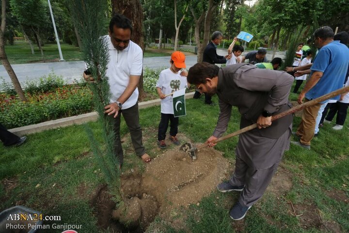 Photos: Peace tree planted by guests of third international Iran-Africa summit in Isfahan