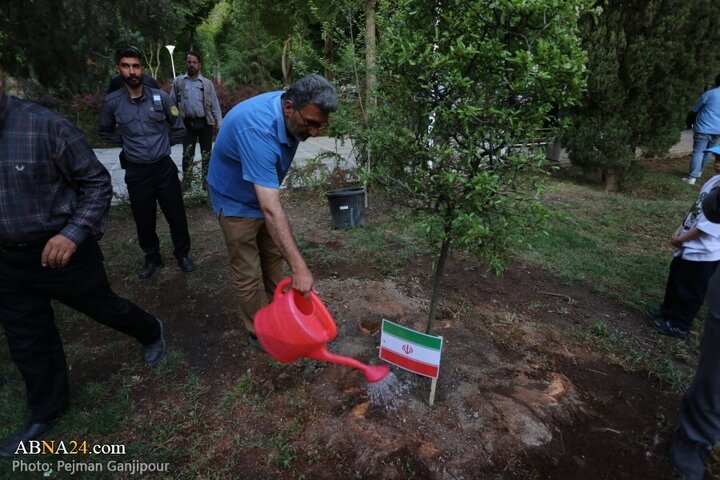 Photos: Peace tree planted by guests of third international Iran-Africa summit in Isfahan