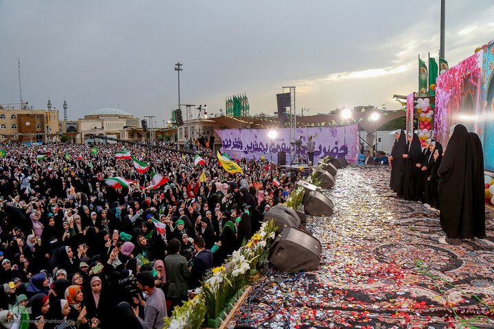 Photos: Thousands attend 'Mahfel' Quranic gathering in Qom, Iran