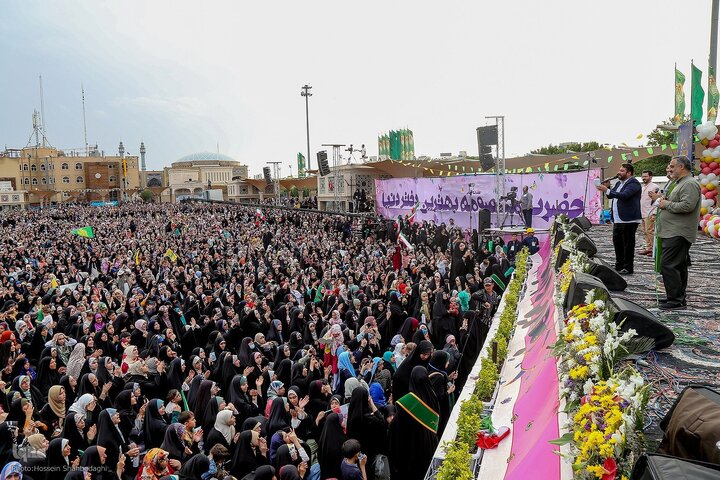 Photos: Thousands attend 'Mahfel' Quranic gathering in Qom, Iran