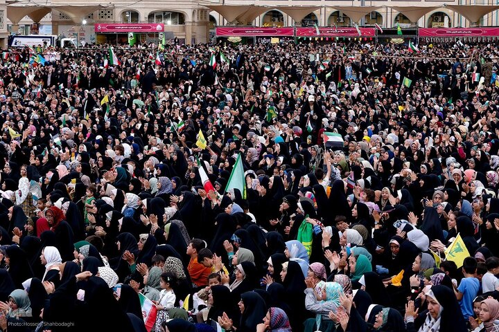 Photos: Thousands attend 'Mahfel' Quranic gathering in Qom, Iran