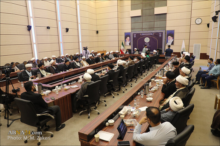 دیدار علمای حوزه علمیه نجف اشرف با دبیرکل مجمع جهانی اهل‌بیت(ع)