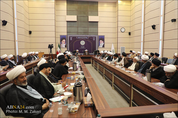 Photos: Group of scholars from Najaf Seminary meet with Secretary General of AhlulBayt World Assembly
