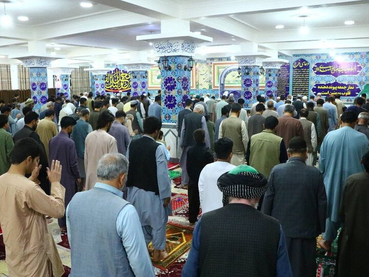 Photos: Friday prayers of Herat Shias held at Mahdieh