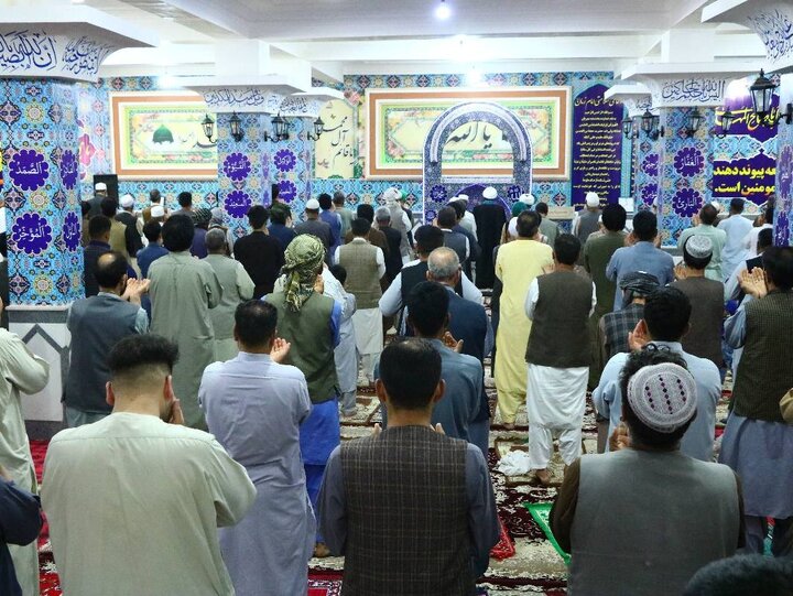 Photos: Friday prayers of Herat Shias held at Mahdieh