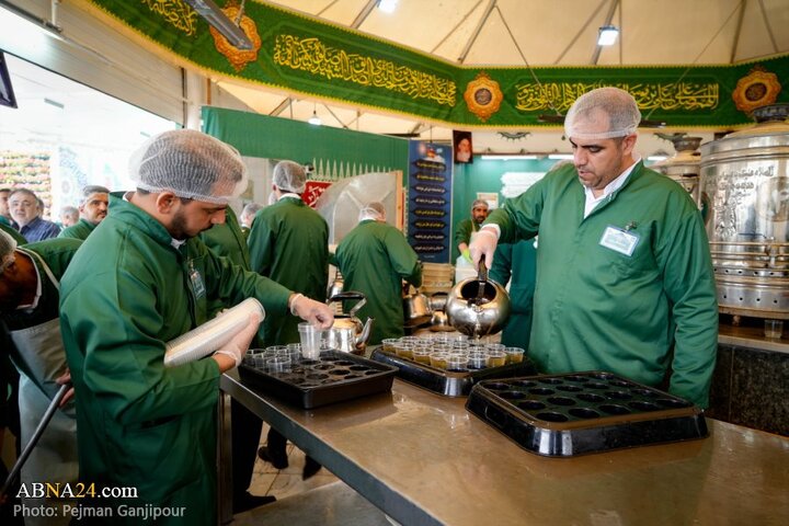 خادمی رزمندگان لشکر ۱۴ امام حسین(ع) اصفهان در چایخانه امام رضا(ع)