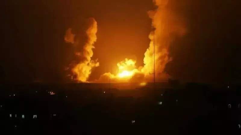 U.S. and UK warplanes carry out multiple airstrikes across Yemen