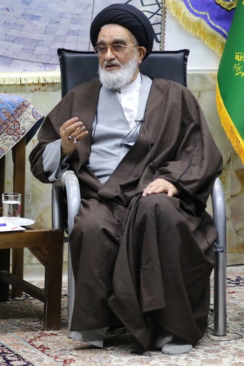 Photos: Pres. Pezeshkian visits Hazrat Masoumeh holy shrine in Qom