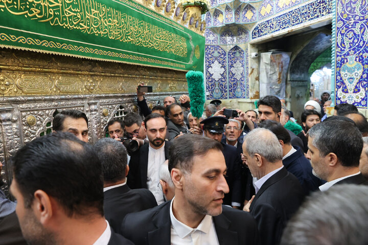 Photos: Pres. Pezeshkian visits Hazrat Masoumeh holy shrine in Qom