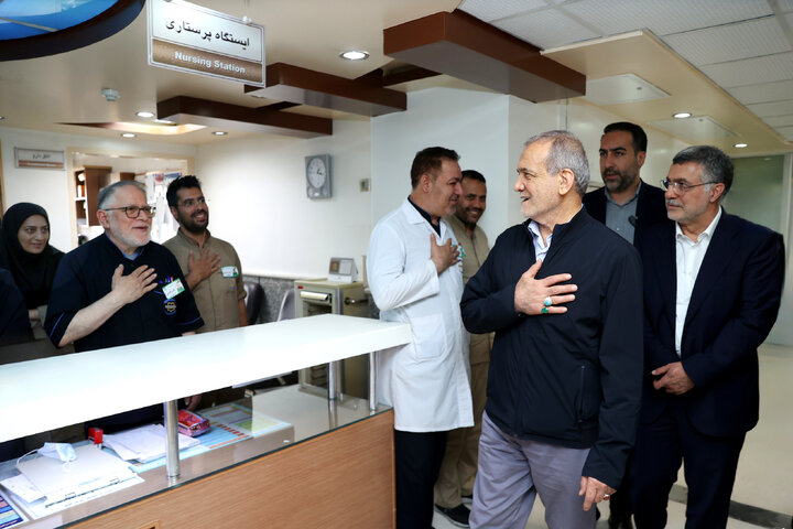 Pres. Pezeshkian visits Grand Ayatollah Nouri Hamedani in hospital