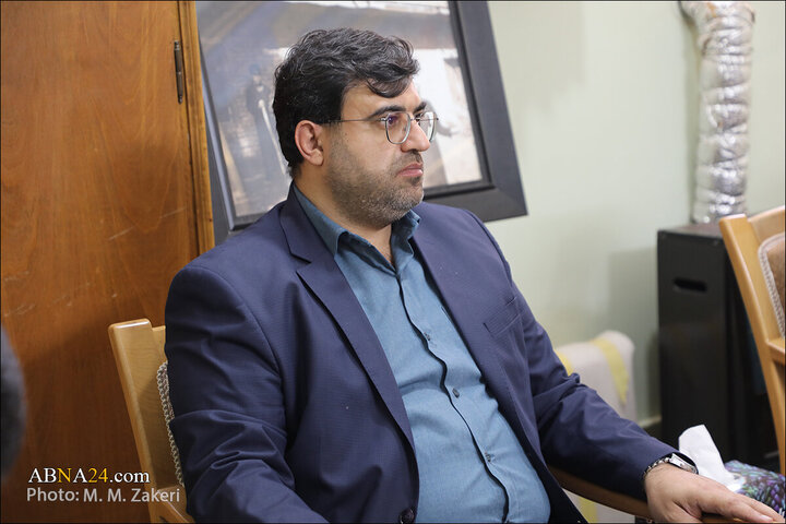 Photos: "WikiShia" managers meet with Ayatollah Sistani's representative in Iran
