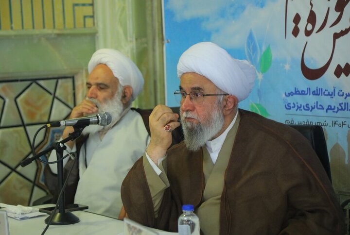 نشست علمی «عرفان در سده اخیر حوزه قم» در همایش یکصدمین سالگشت بازتأسیس حوزه علمیه قم