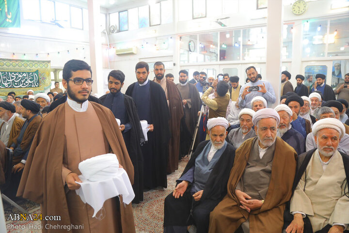 مراسم عمامه گذاری طلاب توسط آیت الله فاضل لنکرانی