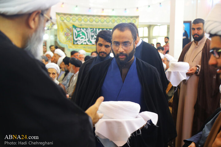 مراسم عمامه گذاری طلاب توسط آیت الله فاضل لنکرانی