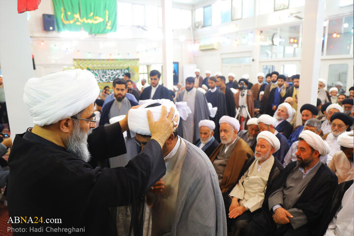 مراسم عمامه گذاری طلاب توسط آیت الله فاضل لنکرانی