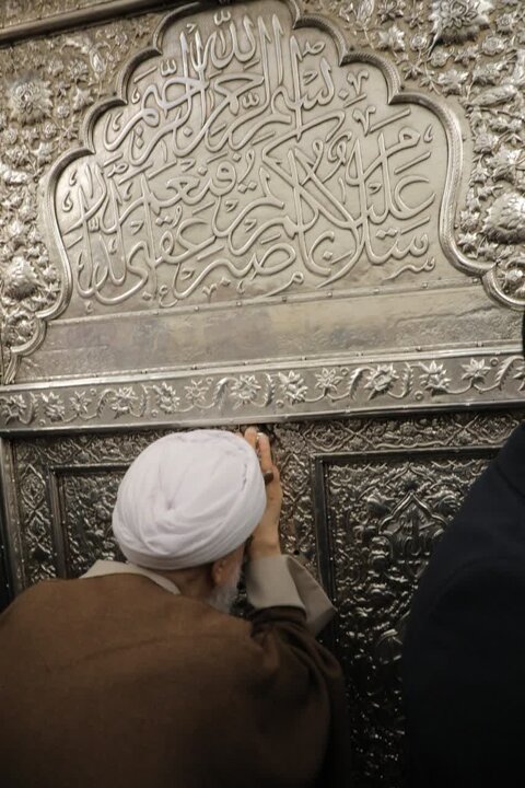 وداع آیت‌الله جوادی آملی با مرقد مطهر امامین کاظمین(ع)