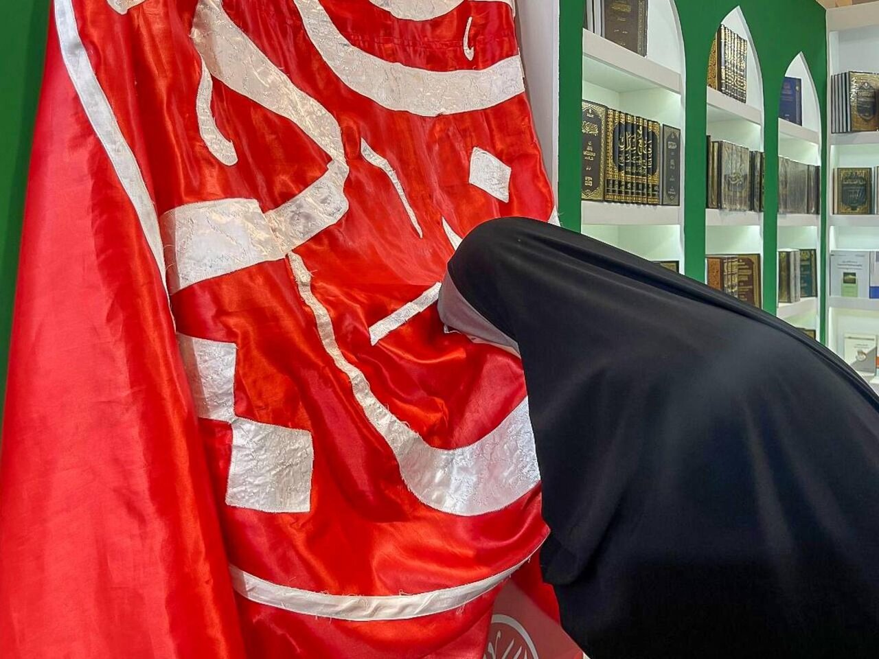 Banner of Shrine of Aba al-Fadl at Tehran exhibition (+Photos)