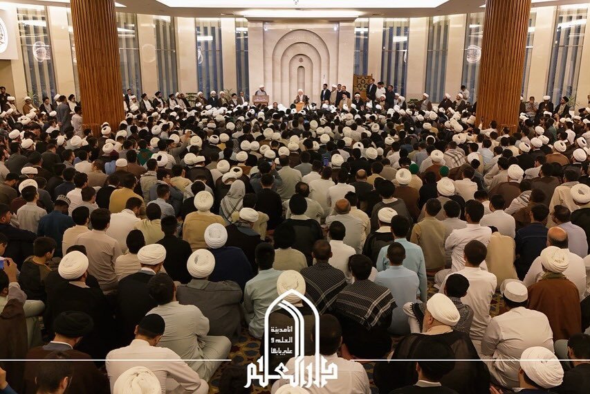 استقبال گرم اساتید و طلاب حوزه علمیه نجف از آیت‌الله جوادی آملی + تصاویر