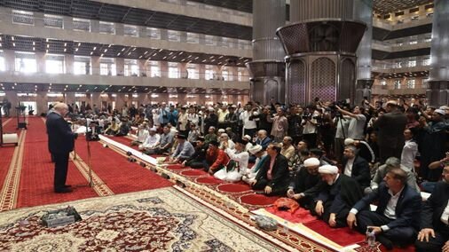 ما مسلمانان باید صدای مظلومیت مردم غزه باشیم