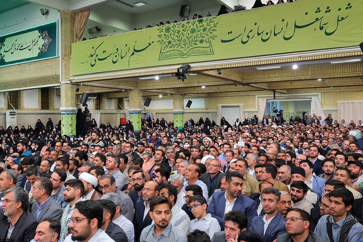 دیدار معلمان با رهبر انقلاب