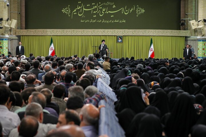دیدار معلمان با رهبر انقلاب