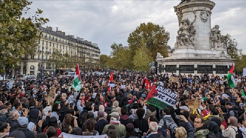 Protesters call for boycott of Israeli goods