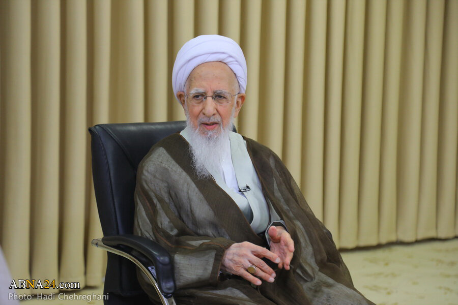 آیت‌الله‌ جوادی آملی: سنگ را از هر جا که آمد برگردانید