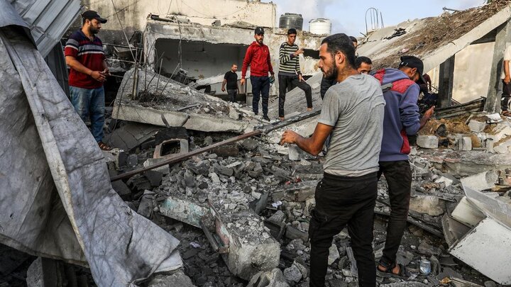 Photos: Zionist military attack on Nasser Hospital in Khan Yunis