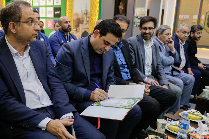 Photos: National Volleyball Team Championship Cup donated to Razavi Shrine Museum
