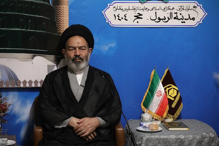 دیدار اعضای کاروان قرآنی نور با نماینده ولی‌‎فقیه در امور حج و زیارت