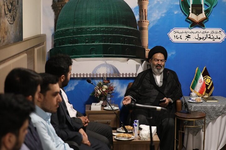 Photos: Members of Nour Quranic convoy meet with Supreme Leader's representative for Hajj and Pilgrimage Affairs