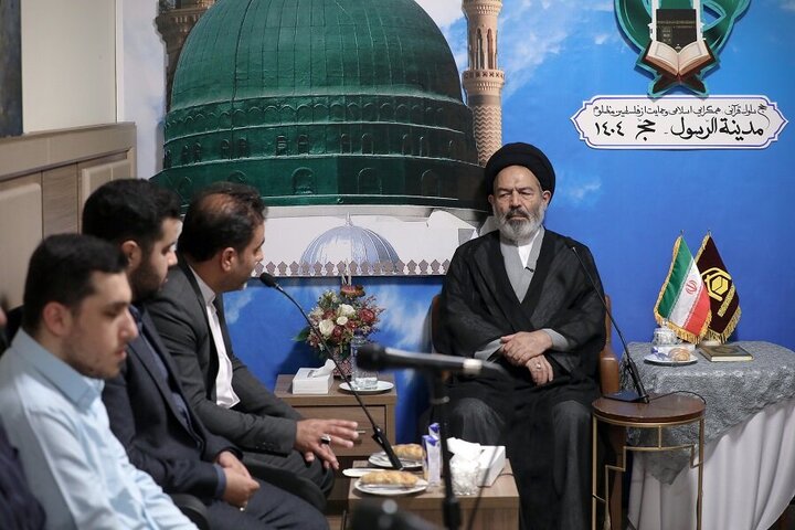 Photos: Members of Nour Quranic convoy meet with Supreme Leader's representative for Hajj and Pilgrimage Affairs