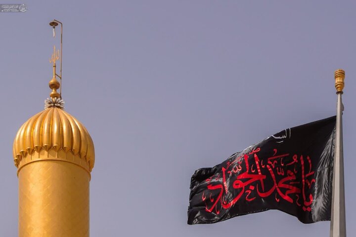Photos: Alavi holy shrine covered in black ahead of Imam Jawad martyrdom anniversary