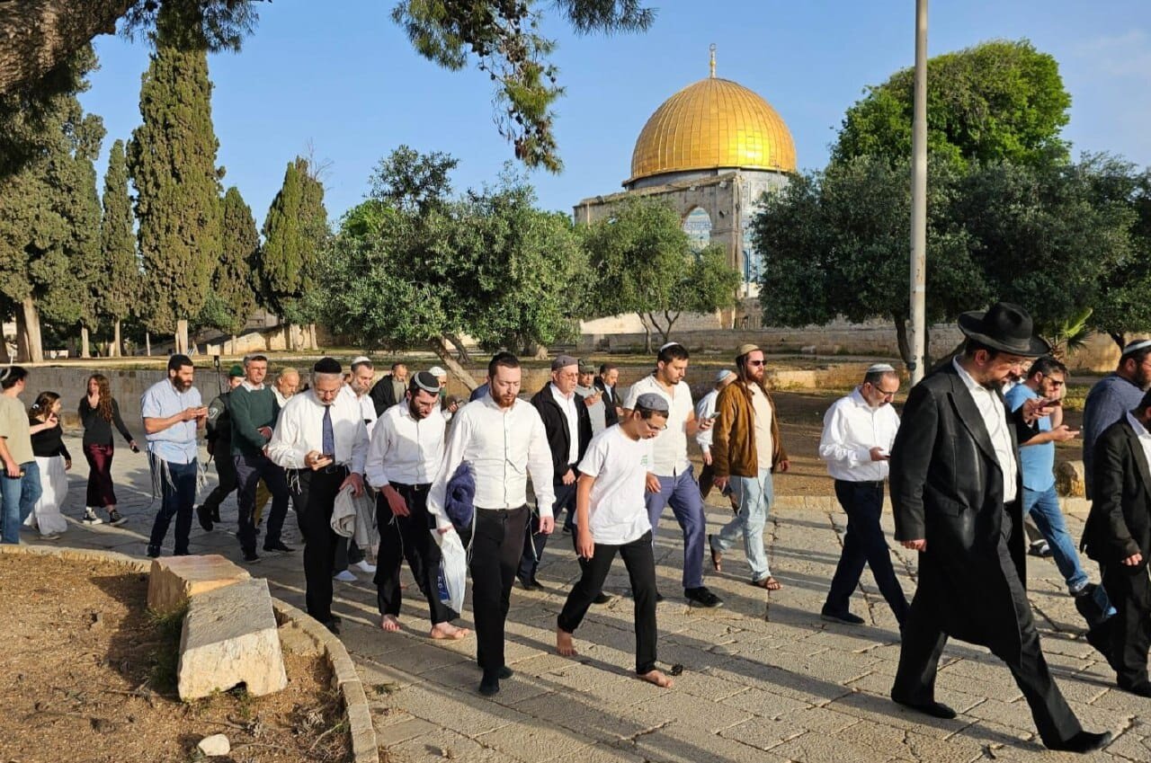 Hamas warns of mass settler break-ins at Aqsa Mosque on May 26; urged worshipers to protect it