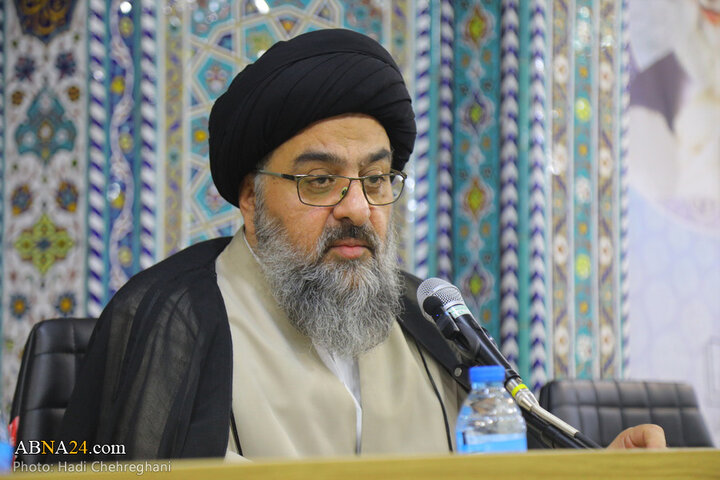 نشست علمی «امام خمینی (س)، حوزه پیشرو و سرآمد و بایسته های فقه کارآمد»